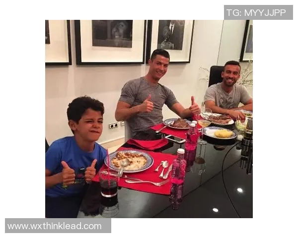 足球球星饮食秘诀揭秘如何通过科学饮食提升竞技状态与体能表现