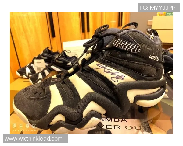 聚焦绿茵巨星战靴揭秘球场传奇背后的速度与荣耀 聚焦绿茵巨星战靴揭秘球场传奇背后的速度与荣耀