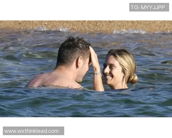 足球巨星与超模携手共赴奢华晚宴揭秘背后浪漫爱情故事 足球巨星与超模携手共赴奢华晚宴揭秘背后浪漫爱情故事